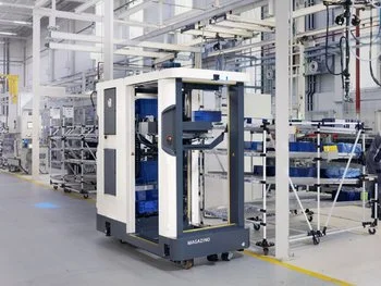 SOTO robots handling Small Load Containers at MAN's warehouse