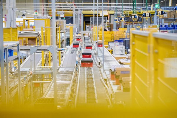 Parcel sorting area using containers from Utz