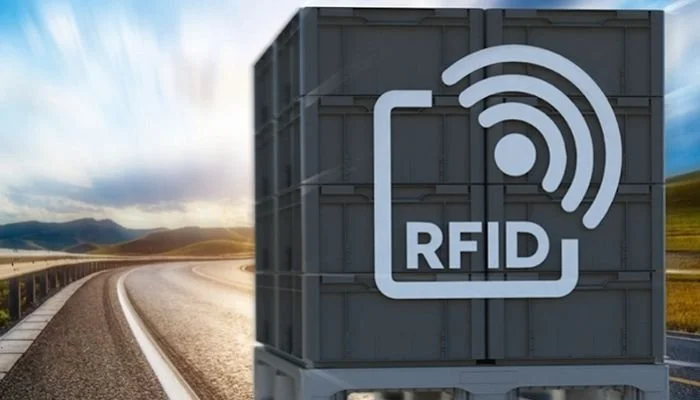 Container using RFID technology for tracking