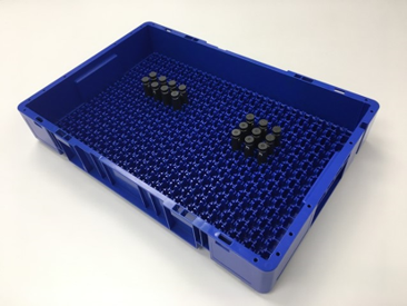 A customized tray for automated filling lines of vials 